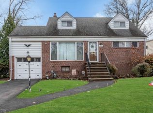 561 W 5th Ave, Roselle, NJ