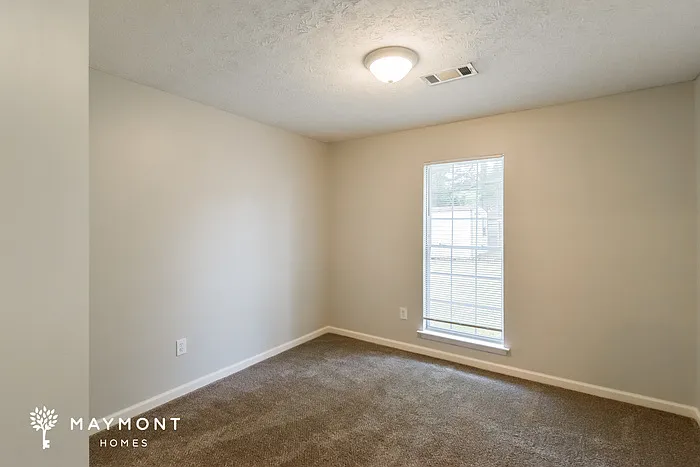 975 Eastern Oaks Dr — Photo 8