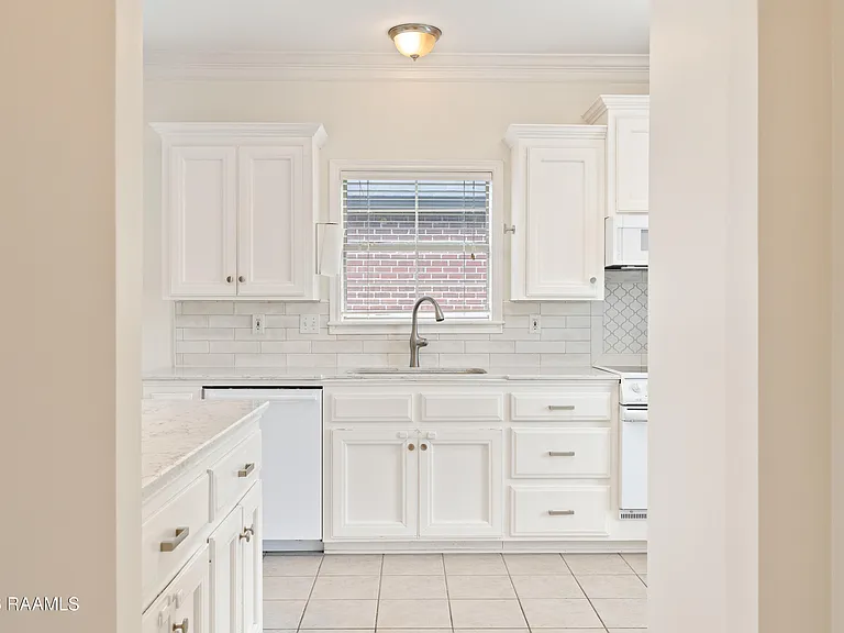 133 Wild Rose Ln — Photo 8