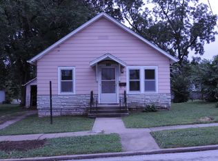 318 Jackson St, Warrensburg, MO 64093