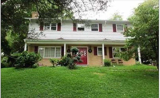 1st image of 3300 Rose Ln