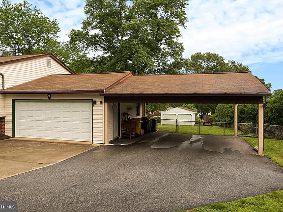 5th image of 1300 Alta Vista Dr