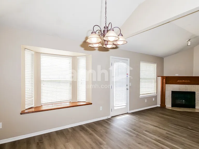 21984 Homesteaders Rd — Photo 6
