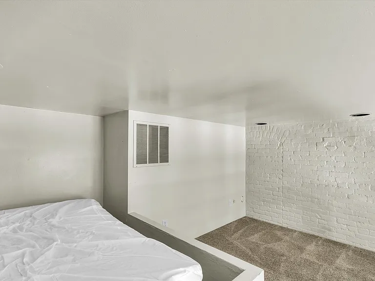 9 E University Ave #101 — Photo 4