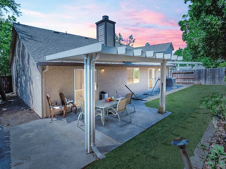 1232 Chablis Cir — Photo 9
