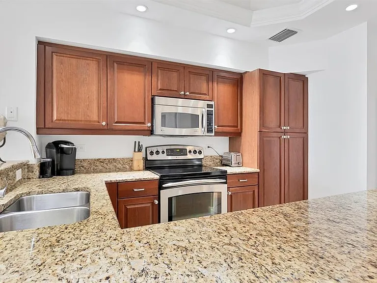 8111 Lakewood Main St #304 — Photo 14