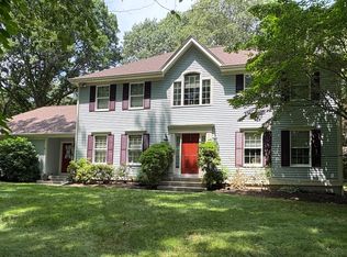 17 High Ridge Dr, Pawcatuck, CT 06379