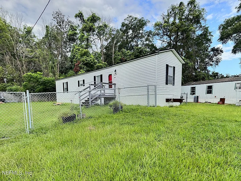 467 Olive Cir — Photo 1