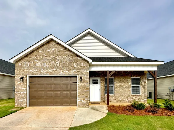 217 Beau Claire Cir, Byron, GA 31008