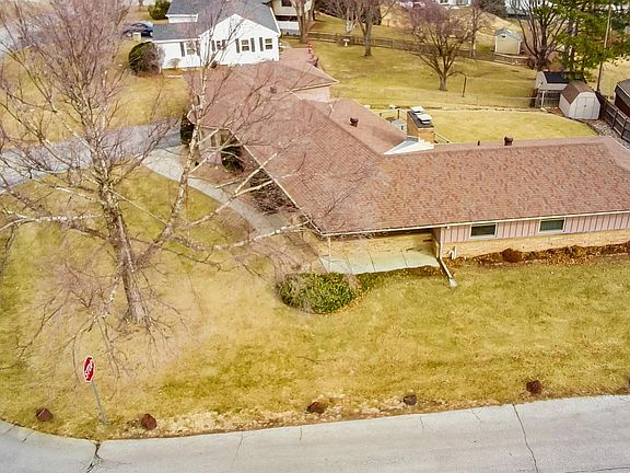 5th image of 8633 Broadmoor Dr