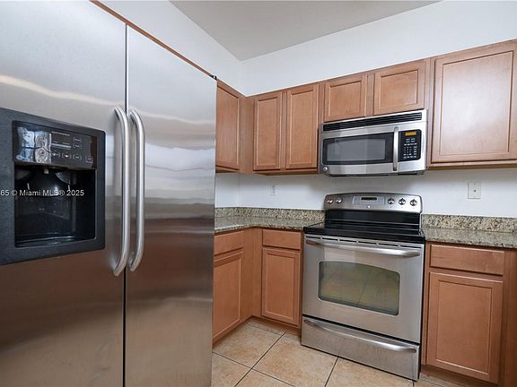 4th image of 10870 NW 88th Ter Unit 209