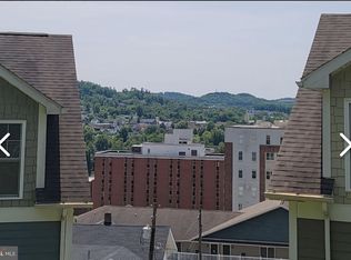 Lorentz Ave, Morgantown, WV 26505