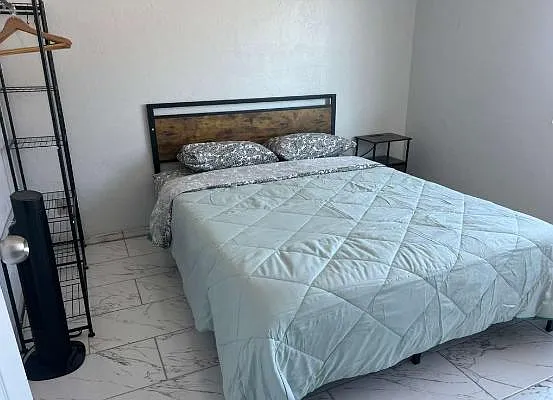 4 bed, 2.0 bath, 5000 sqft, $845 — Photo 3