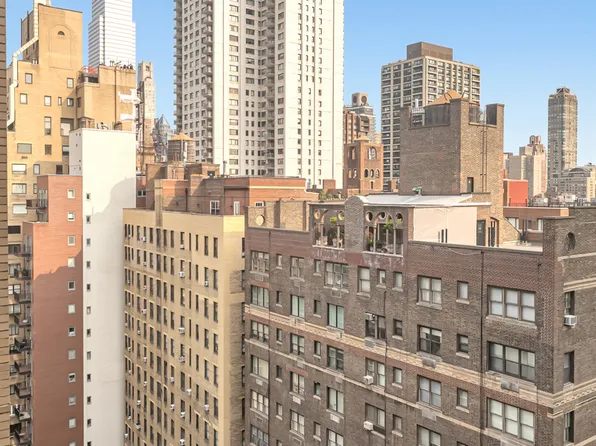 345 East 56th Street image 6 of 10