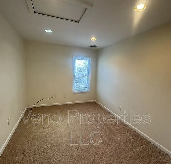83 Middle St #2 — Photo 10