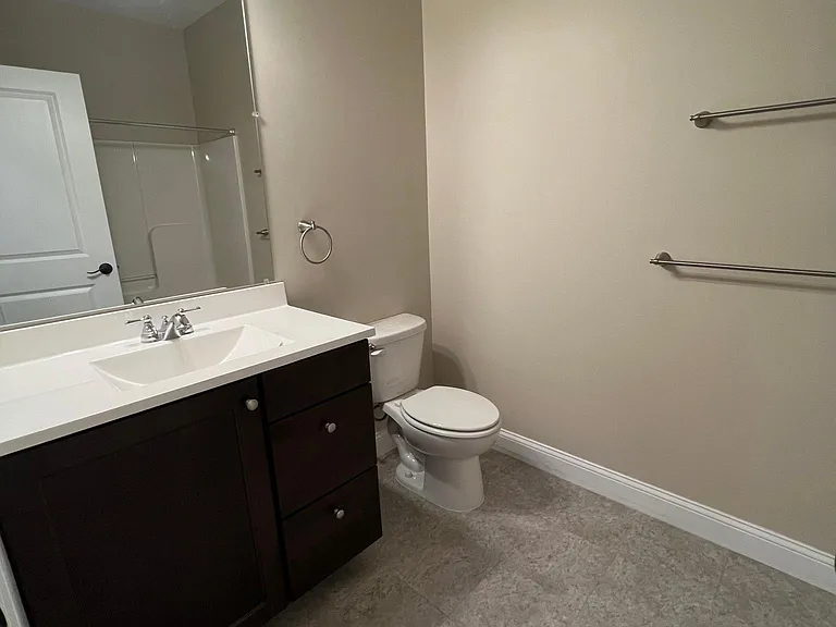 394 Main St #EIGHT — Photo 14