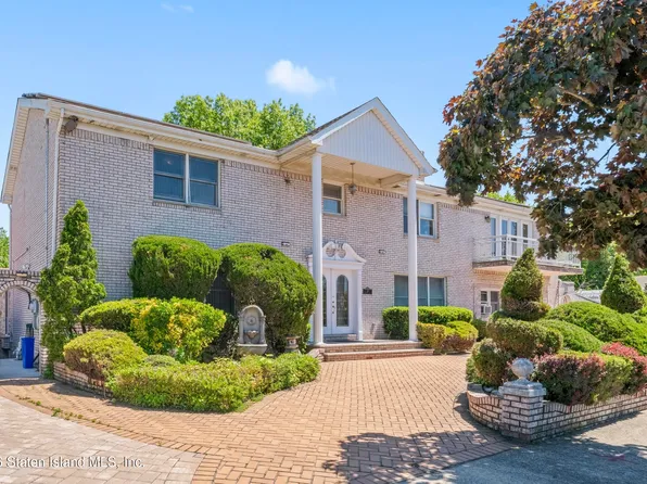 30 Alverson Loop, Staten Island, NY 10309