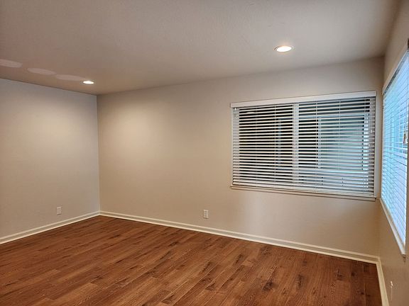 4th image of 850 Coleman Ave APT 06
