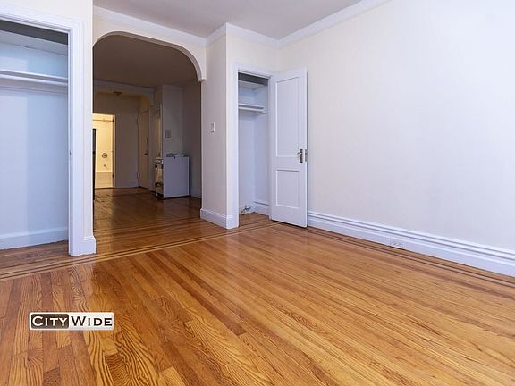 2nd image of 414 E 58th St APT D3