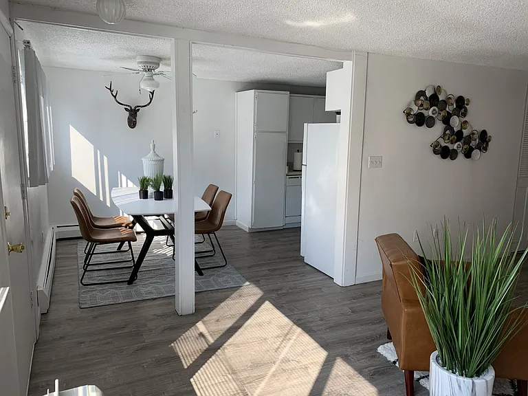 Mohawk Green Apartments — Photo 7