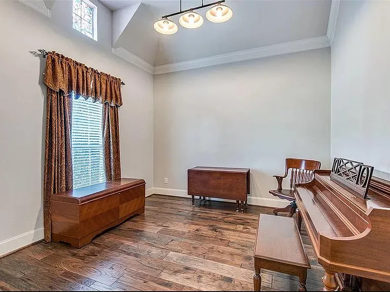 1026 Pedernales Trl — Photo 4