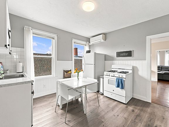 2nd image of 20 Hunting St