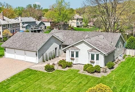 2nd image of 7423 Hyde Park Ln