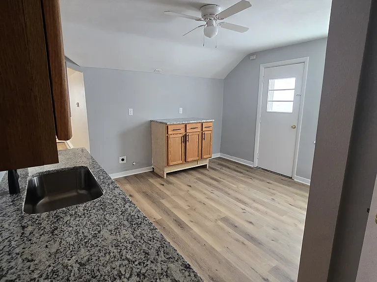 7800 W Forest Home Ave — Photo 9