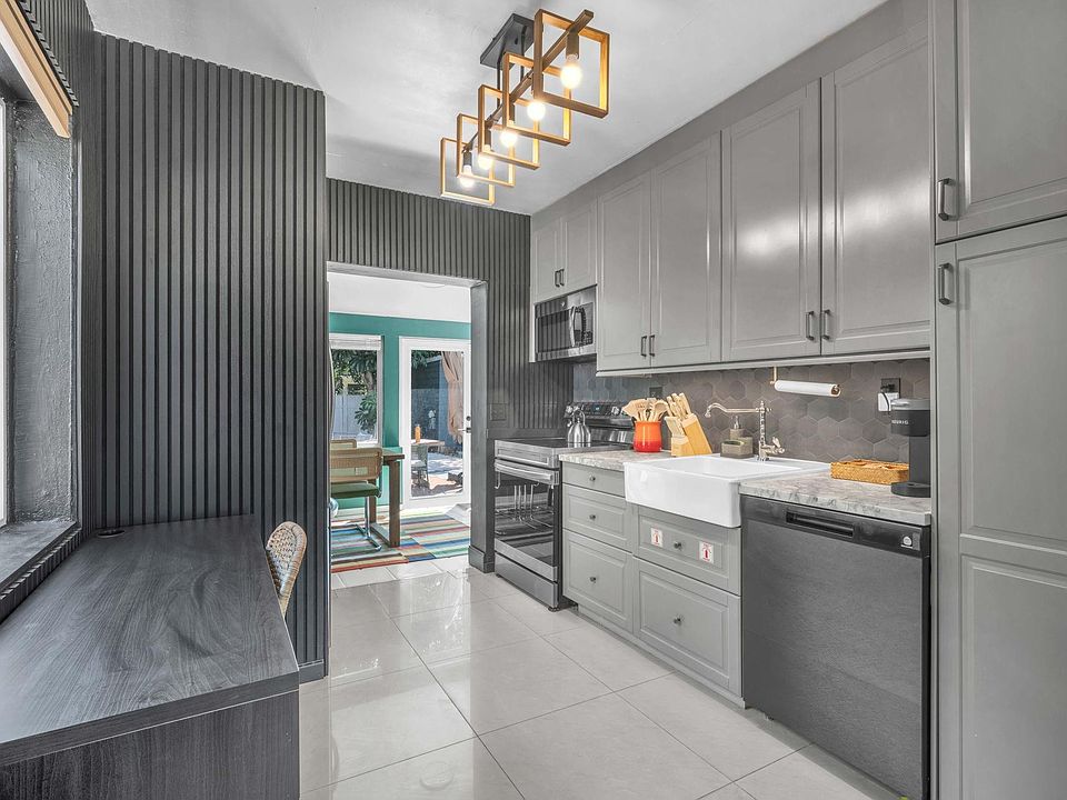 1st image of 1604 NW 6th Avenue