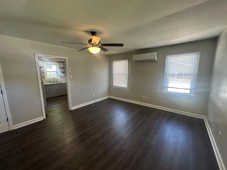 1116-1116 Cornelia Cir — Photo 18