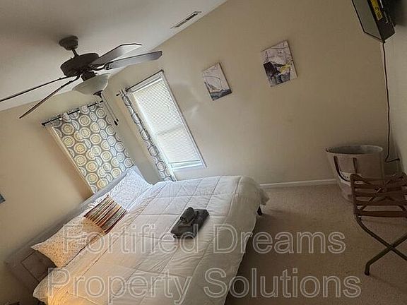 4th image of 5009 Hidden Red Oak Dr APT A