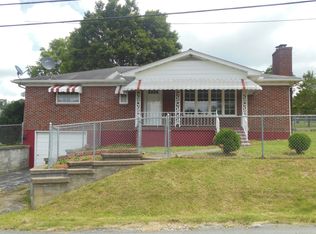 315 Terry Ave, Oak Hill, WV 25901