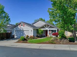 912 Village Cir, Medford, OR 97504