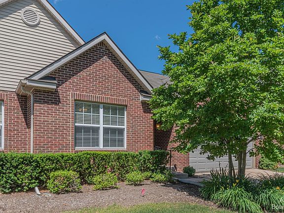 3rd image of 6144 Boyne Dr