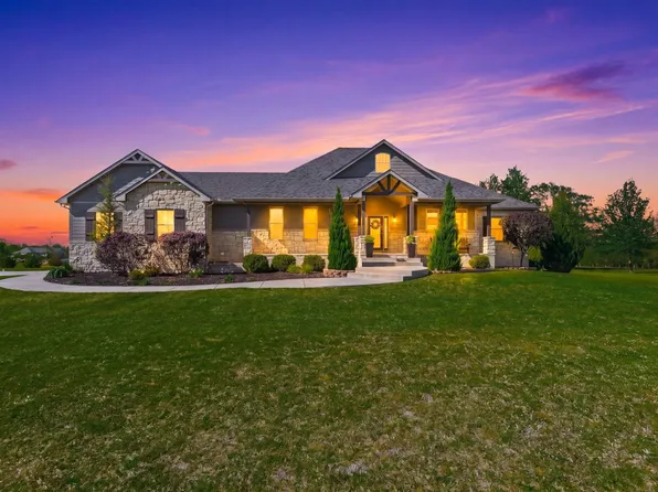 30100 W Deerwood Cir, Garden Plain, KS 67050