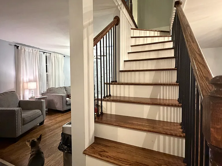 258 E Moody Ave — Photo 9