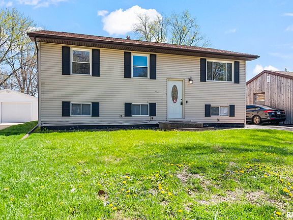2nd image of 328 Parkview Dr