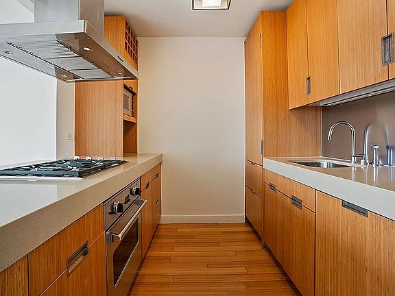 3rd image of 450 W 17th St APT 1606