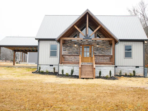 261 Oakgrove Rd, Selmer, TN 38375