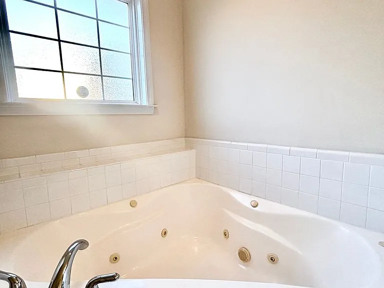 1711 Renwick Dr #102 — Photo 19