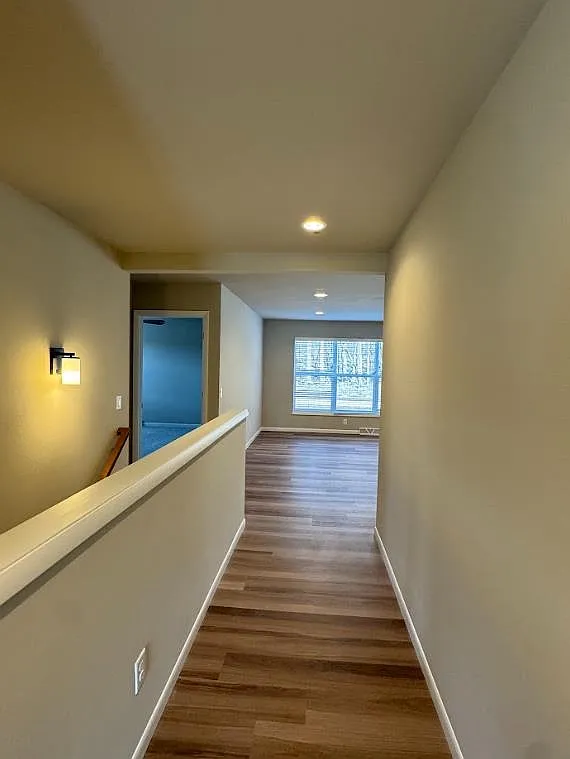 3 bed, 2.0 bath, 1412 sqft, $3,025 — Photo 2