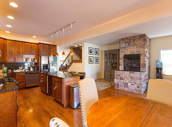 5th image of 3842 N Newcastle Ave