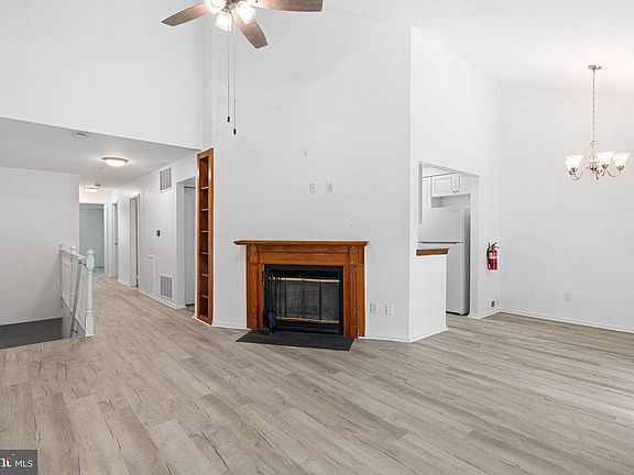 4th image of 503 Cypress Point Cir #B