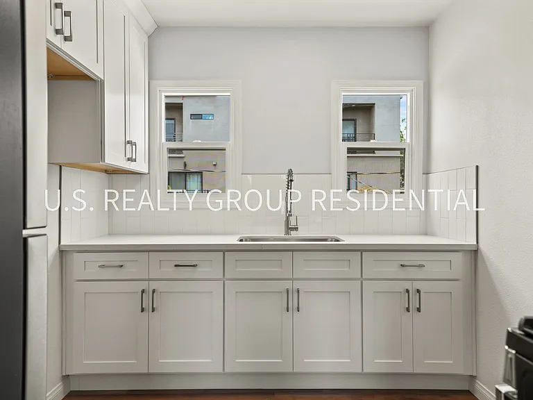 179 N Edgemont St #4 — Photo 10