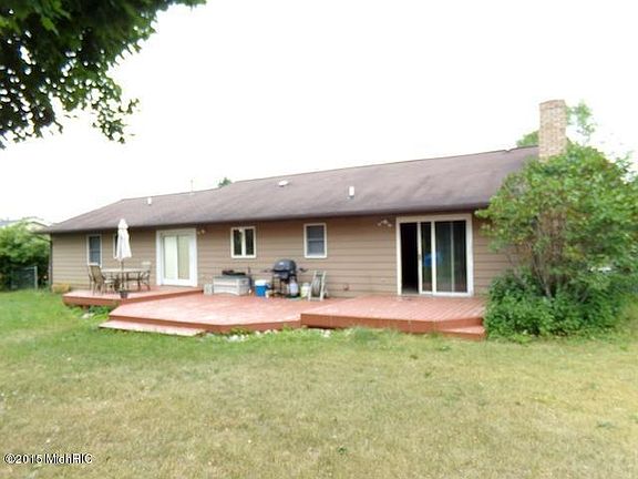 2nd image of 6565 Lonnee Ct NW