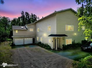 20236 Eagle River Rd, Eagle River, AK 99577