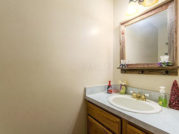 4th image of 4668 Clayburn Dr E
