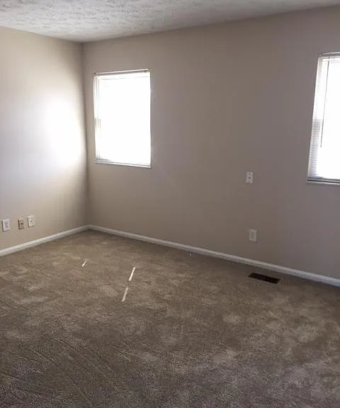 3528 Danbury Rd — Photo 9