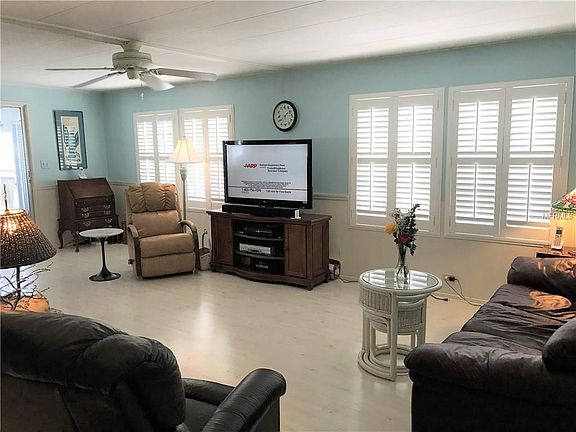 2nd image of 401 Oriental Poppy Dr