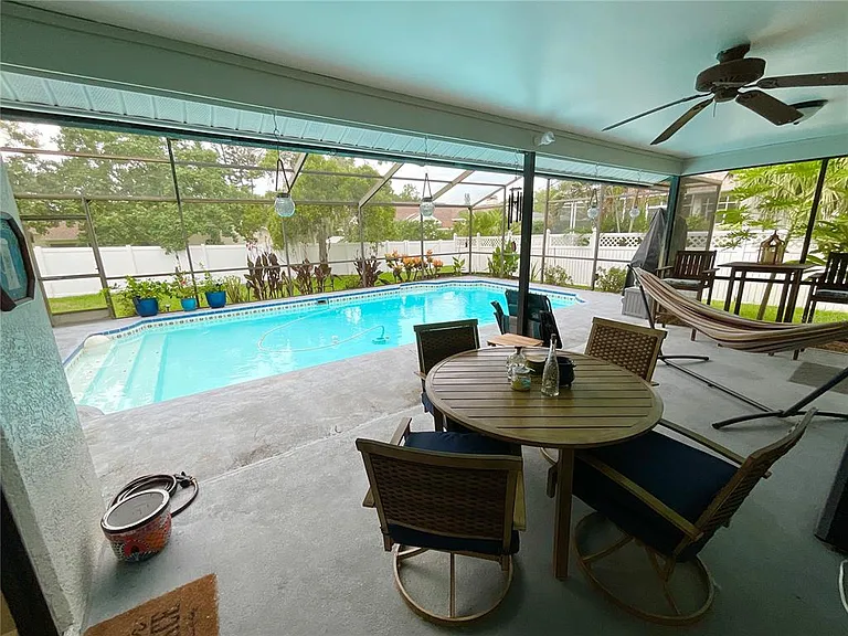 1349 Hillside Dr — Photo 2